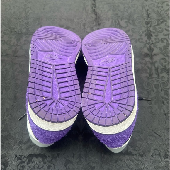 Air Jordan 1 Mid SE 'Varsity Purple'
852542-105 size 12 - Picture 7 of 11